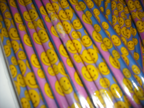 144 x Bleistift mit Radiergummi Smile, Lachgesicht, Restposten Wurfmaterial